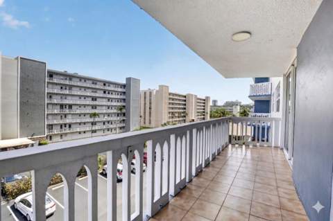 400 NE 12th Avenue #405, Hallandale Beach FL - photo 21 of 31