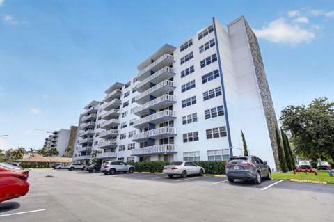 400 NE 12th Avenue #405, Hallandale Beach FL - photo 23 of 31