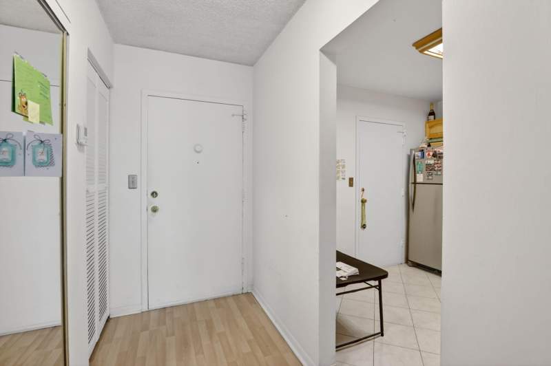 1 bedroom Condominium at 400 NE 12th Avenue #405, Meadowbrook Condo Apts Bldg 10, Hallandale Beach — photo 4