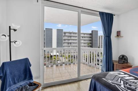 400 NE 12th Avenue #405, Hallandale Beach FL - photo 16 of 31