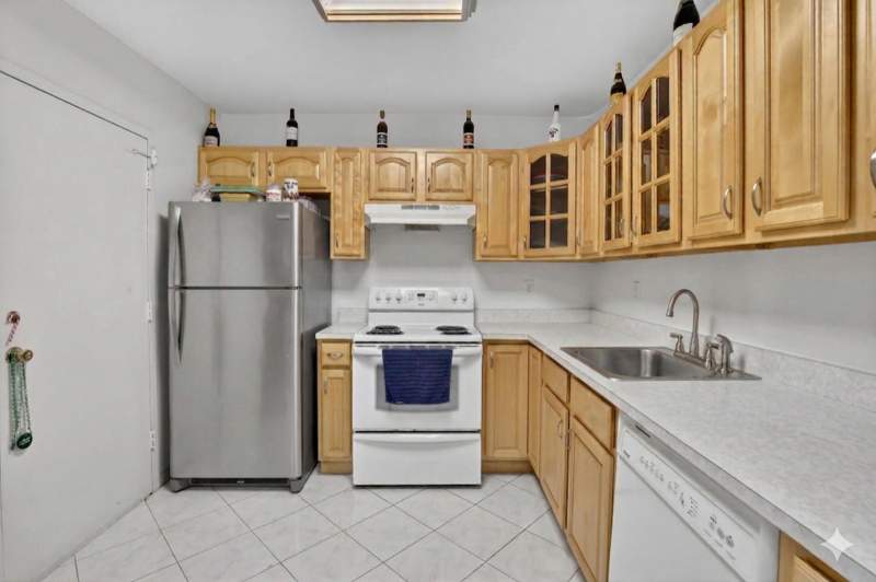 1 bedroom Condominium at 400 NE 12th Avenue #405, Meadowbrook Condo Apts Bldg 10, Hallandale Beach — photo 5