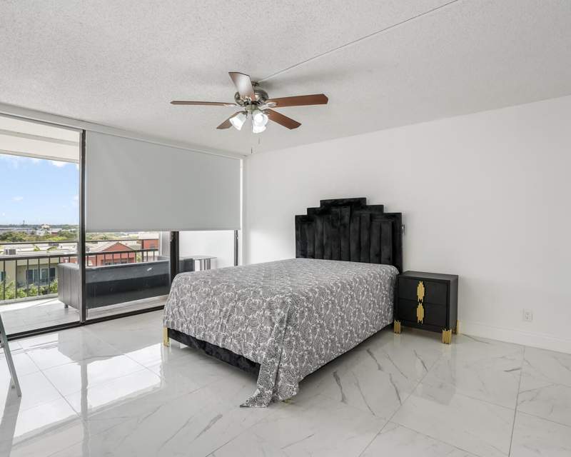 2 bedroom Condominium at 1500 Presidential Way #806, Flaming Waters Country Club Blk 12, West Palm Beach — photo 5