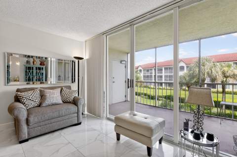 110 Half Moon Circle #D2, Hypoluxo FL - photo 21 of 44