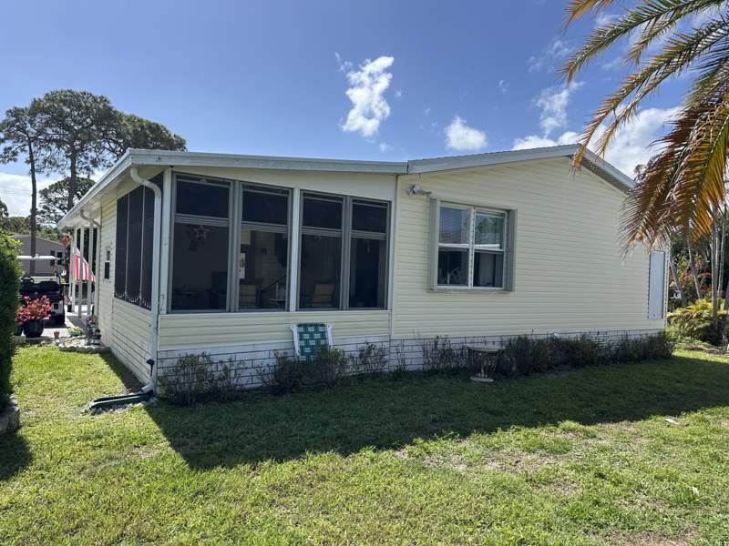 2 bedroom Manufactured Home at 500 Thames Bluff Ridge #24, Tropical Isles, Fort Pierce — photo 2