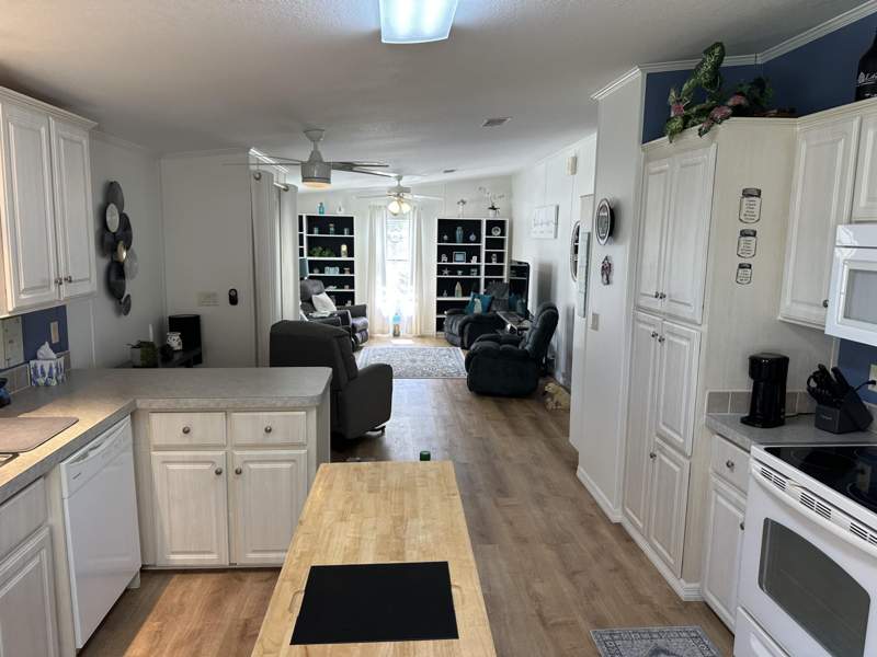 2 bedroom Manufactured Home at 500 Thames Bluff Ridge #24, Tropical Isles, Fort Pierce — photo 3