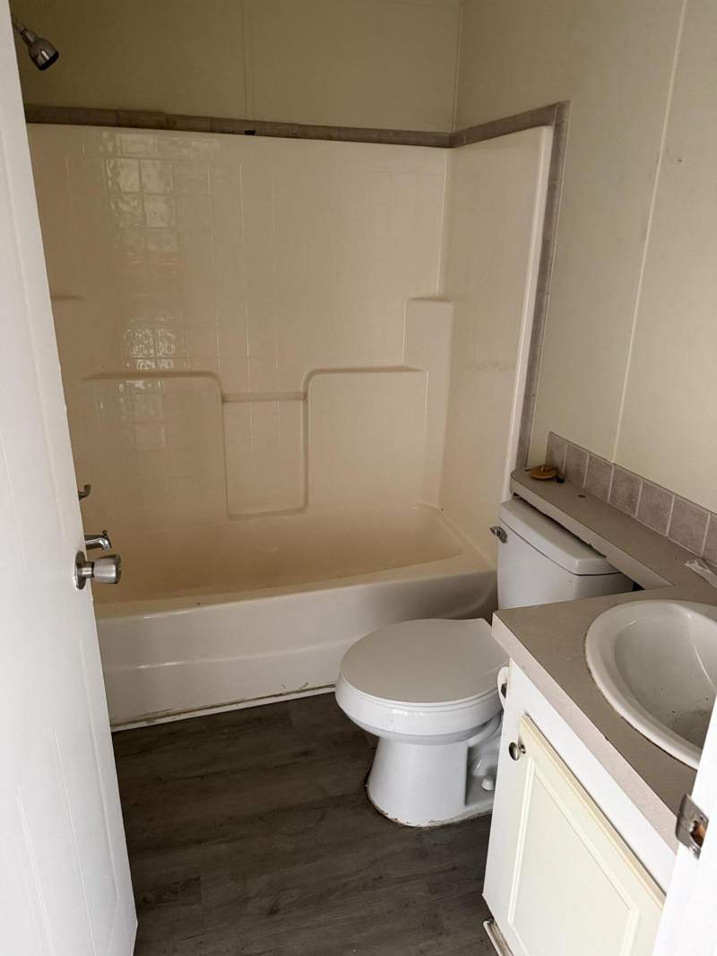 2 bedroom Mobile Home at 8557 SW 18th Street, Park City Sec One, Davie — photo 2