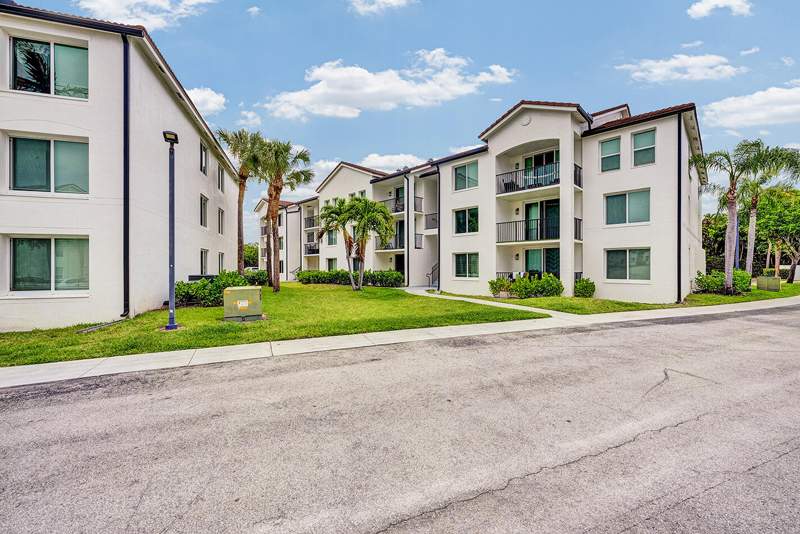 2 bedroom Condominium at 1010 Villa Circle, Villa Del Sol Condo, Boynton Beach — photo 4