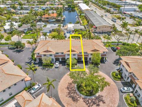 1327 SE 3rd Avenue, Pompano Beach FL - photo 7 of 34