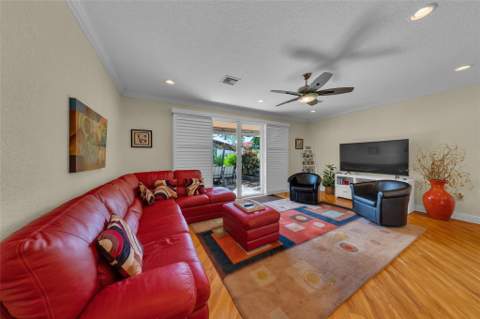 1327 SE 3rd Avenue, Pompano Beach FL - photo 9 of 34