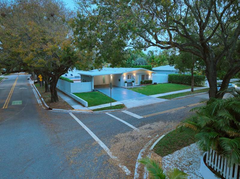 3 bedroom Single Family Residence at 747 Avon Road, Flamingo Park, West Palm Beach — photo 3