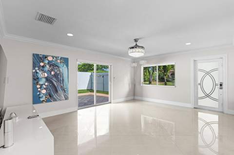 747 Avon Road, West Palm Beach FL - photo 9 of 32
