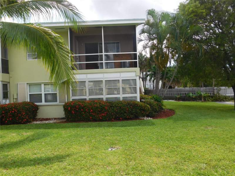 2 bedroom Condominium at 960 Crystal Lake Drive #201, Crystal Lake 960 Condo, Deerfield Beach — photo 4