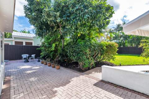 439 28th Street, West Palm Beach FL - photo 6 of 32