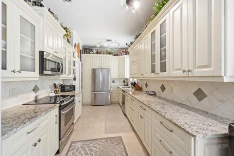 262 Sherwood Forest Drive, Delray Beach FL - photo 6 of 42