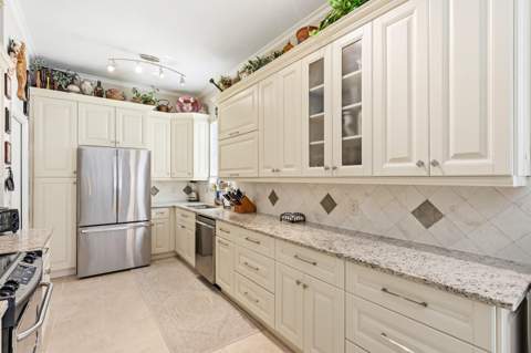 262 Sherwood Forest Drive, Delray Beach FL - photo 7 of 42