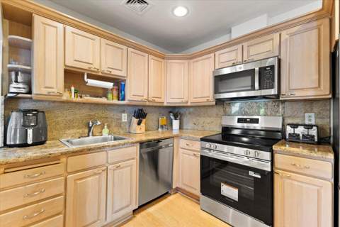 233 Rio Vista Circle #233, Atlantis FL - photo 11 of 33