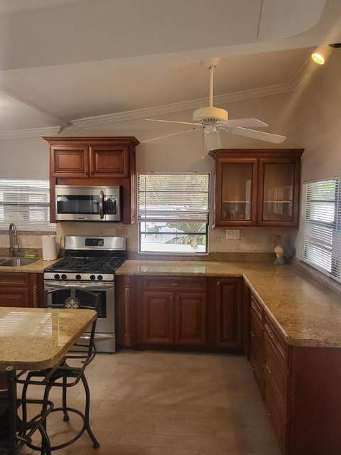 927 S Palmway, Lake Worth Beach FL - photo 7 of 15