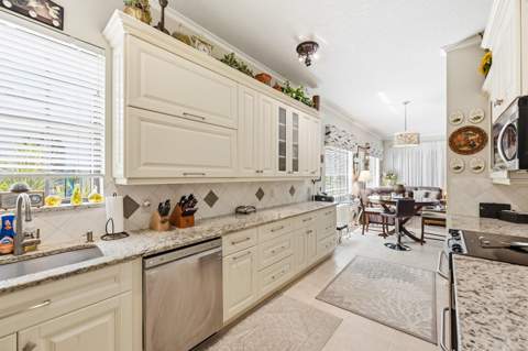 262 Sherwood Forest Drive, Delray Beach FL - photo 8 of 42