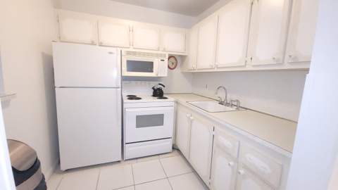 319 Chatham P, West Palm Beach FL - photo 6 of 41
