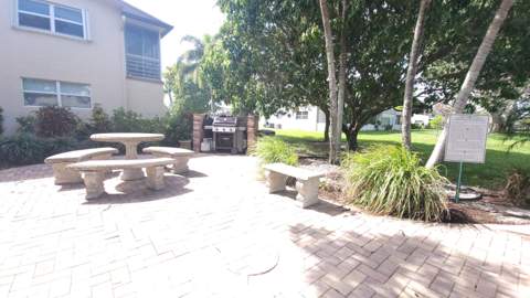 319 Chatham P, West Palm Beach FL - photo 20 of 41