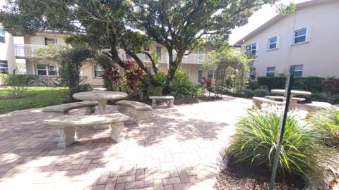 319 Chatham P, West Palm Beach FL - photo 22 of 41