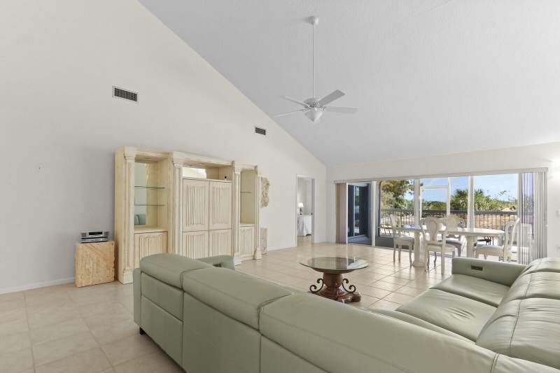 3 bedroom Single Family Residence at 327 Ridge Road, Ridge At The Bluffs, Jupiter — photo 2
