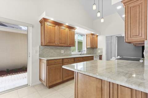 327 Ridge Road, Jupiter FL - photo 8 of 55