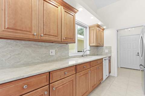 327 Ridge Road, Jupiter FL - photo 9 of 55