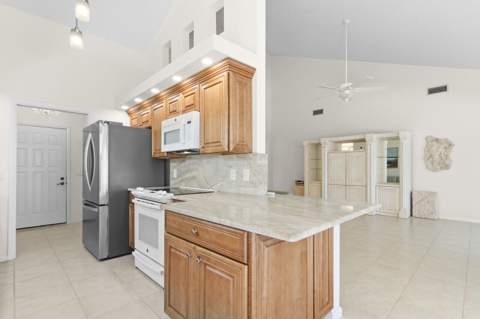 327 Ridge Road, Jupiter FL - photo 10 of 55