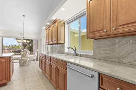 327 Ridge Road, Jupiter FL - photo 11 of 55