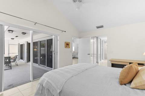 327 Ridge Road, Jupiter FL - photo 17 of 55