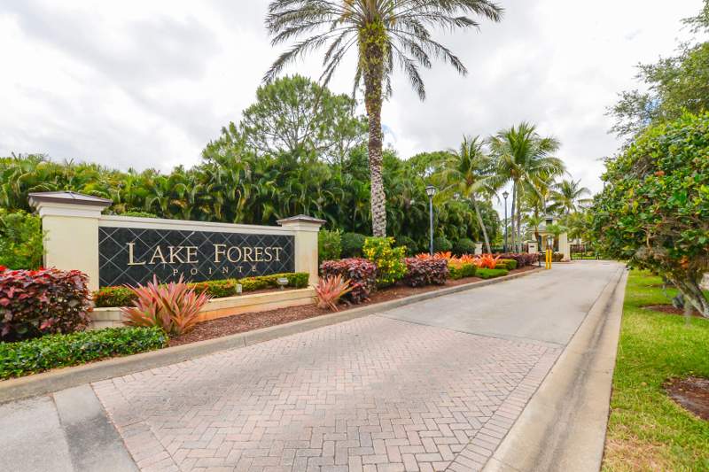3 bedroom Single Family Residence at 316 SW Maclay Way, Lake Forest Pointe, Port St. Lucie — photo 2