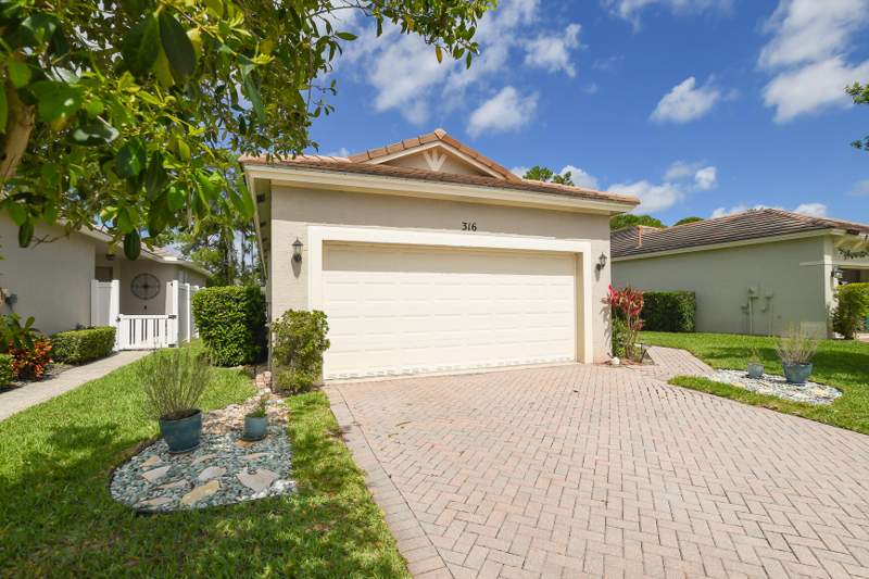 3 bedroom Single Family Residence at 316 SW Maclay Way, Lake Forest Pointe, Port St. Lucie — photo 3