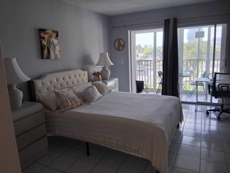 1 bedroom Condominium at 329 SE 3rd Street #302s, Second Gulfstream Garden, Hallandale Beach — photo 4
