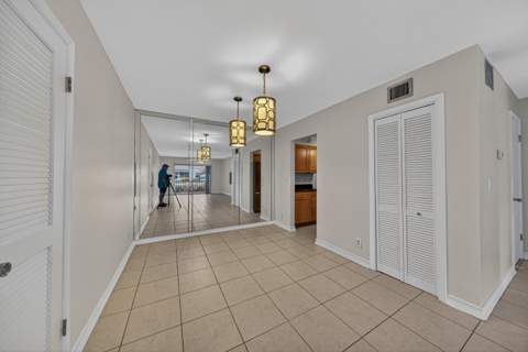 6521 Bay Club Drive #6521-2, Fort Lauderdale FL - photo 8 of 35