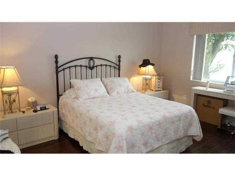 7486 N Devon Drive #109, Tamarac FL - photo 7 of 10