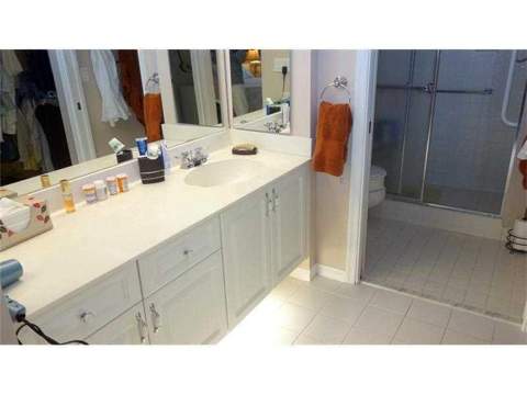 7486 N Devon Drive #109, Tamarac FL - photo 8 of 10