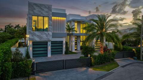 749 Bamboo Drive, Boca Raton FL - photo 9 of 102