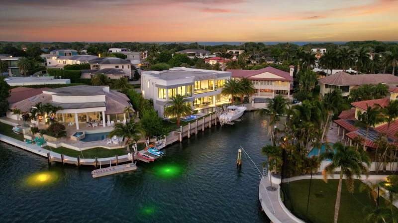 6 bedroom Single Family Residence at 749 Bamboo Drive, Sun And Surf Club Community, Boca Raton — photo 2