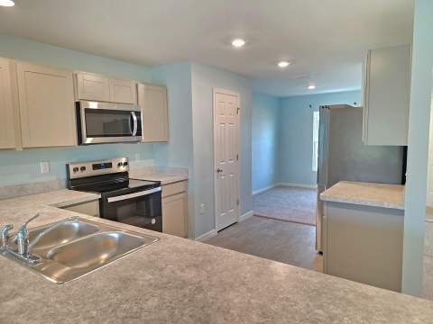 2772 SE Garfield Avenue, Port St. Lucie FL - photo 10 of 44