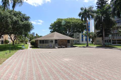 1000 NE 12th Avenue #106, Hallandale Beach FL - photo 22 of 30
