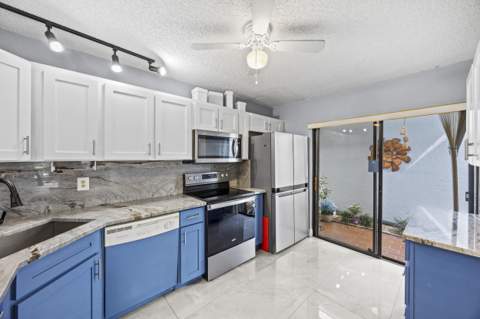 2640 Gately Drive #1601, West Palm Beach FL - photo 11 of 54