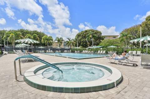 2515 NE 2nd Court #405, Boynton Beach FL - photo 20 of 27