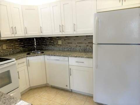 441 Pine Glen Lane #D-2, Greenacres FL - photo 14 of 37
