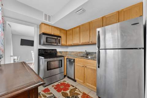 1380 NE 40th Drive, Oakland Park FL - photo 7 of 20