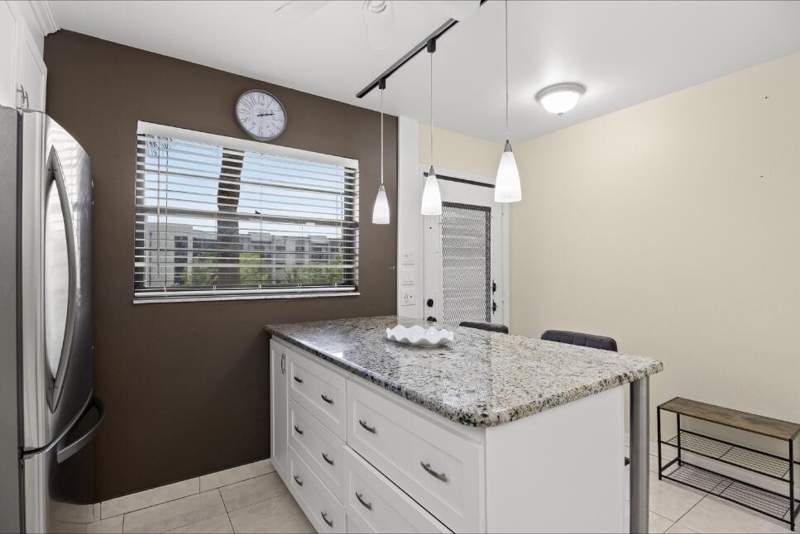 2 bedroom Condominium at 6095 N Sabal Palm Boulevard #210, Lakes Of Carriage Hills, Tamarac — photo 4
