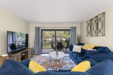 6095 N Sabal Palm Boulevard #210, Tamarac FL - photo 6 of 23