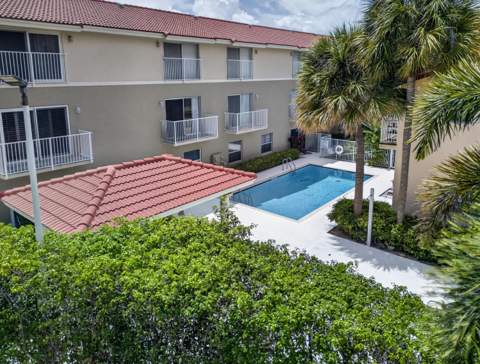 2501 NE 14th Street #301, Pompano Beach FL - photo 7 of 37