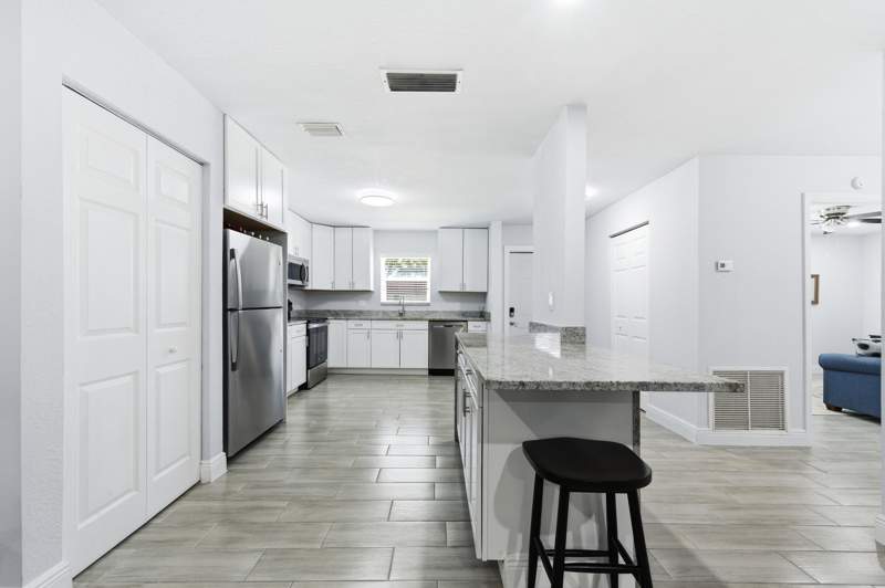 2 bedroom Condominium at 586 Laconia Circle, Covered Bridge Condo, Lake Worth — photo 3