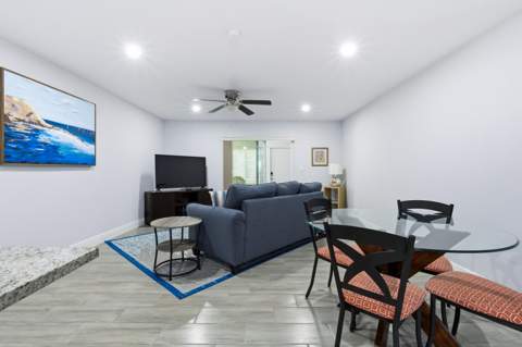 586 Laconia Circle, Lake Worth FL - photo 9 of 32